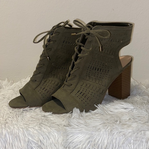JustFab Shoes - Dark green lace up heel size 7.5